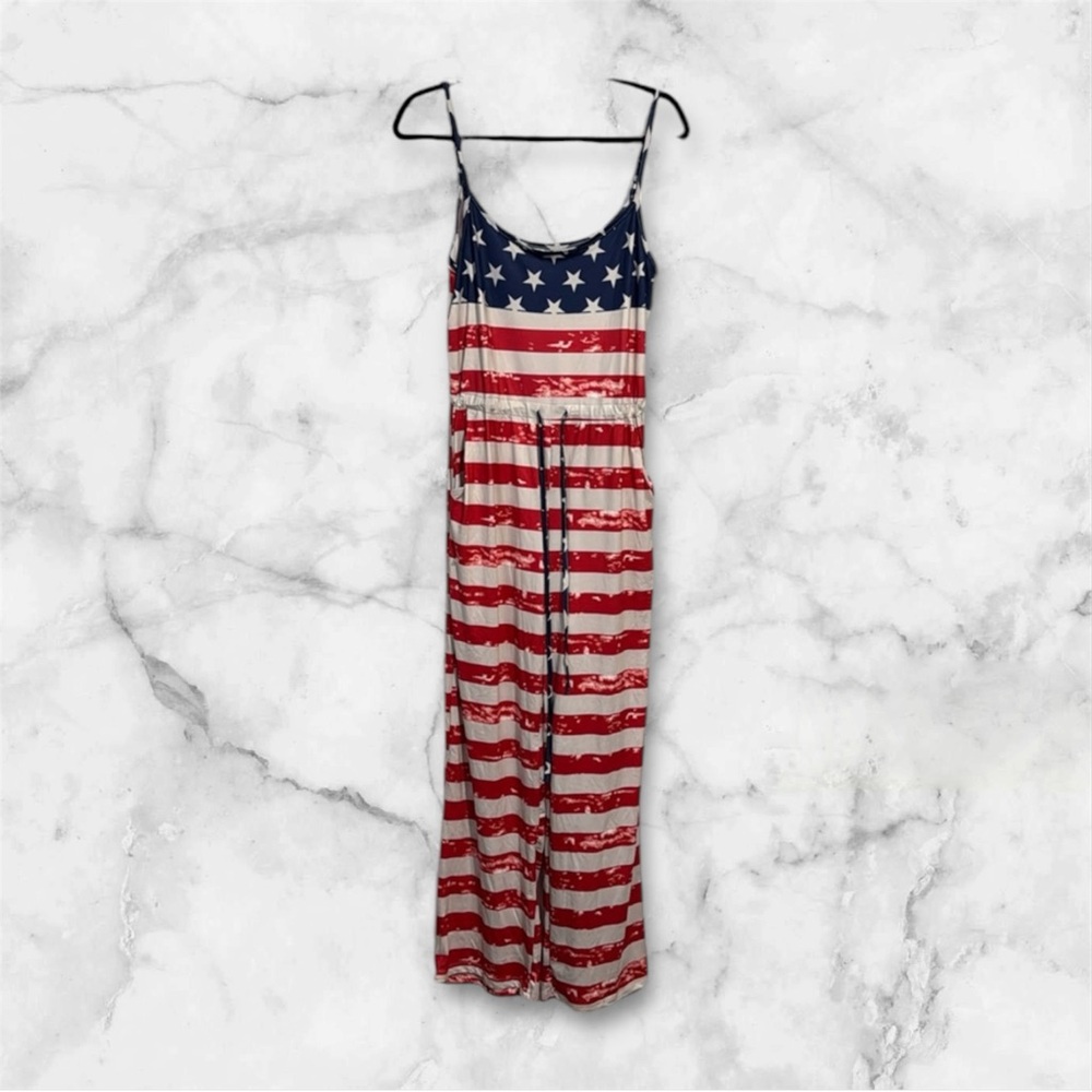 American flag jumpsuit with adjustable straps and pockets ! SMALL